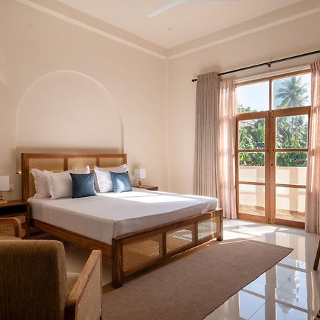 Triton Dondra Hotel Ngoại thất bức ảnh