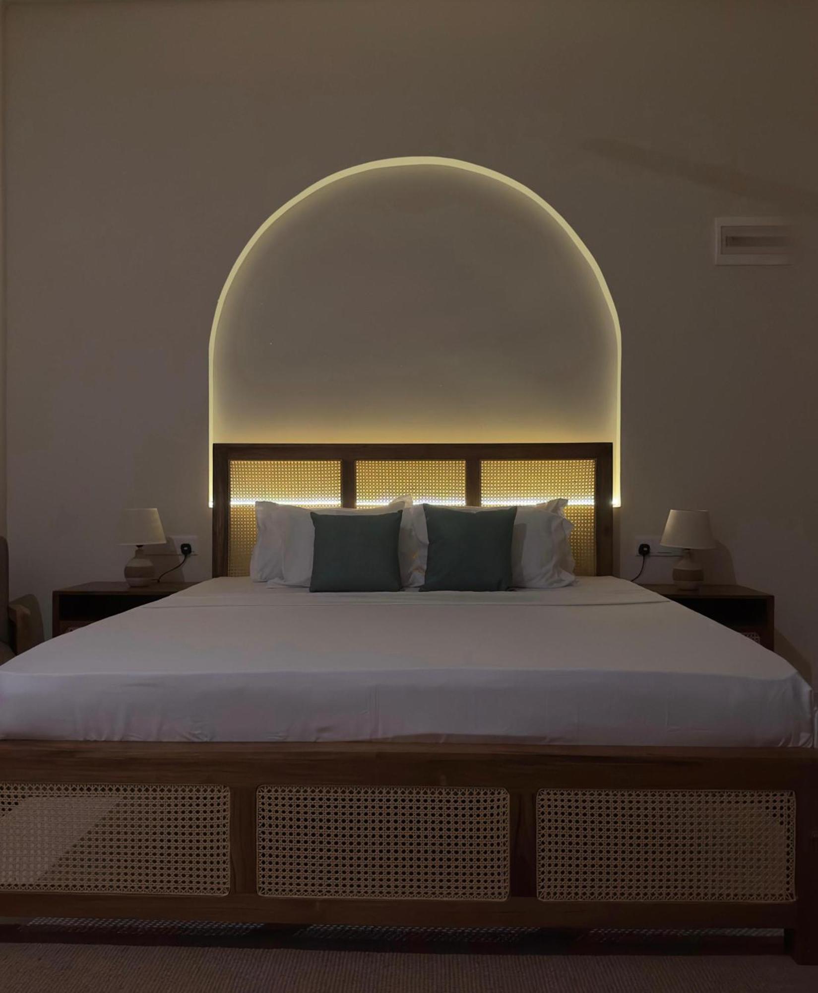 Triton Dondra Hotel Ngoại thất bức ảnh