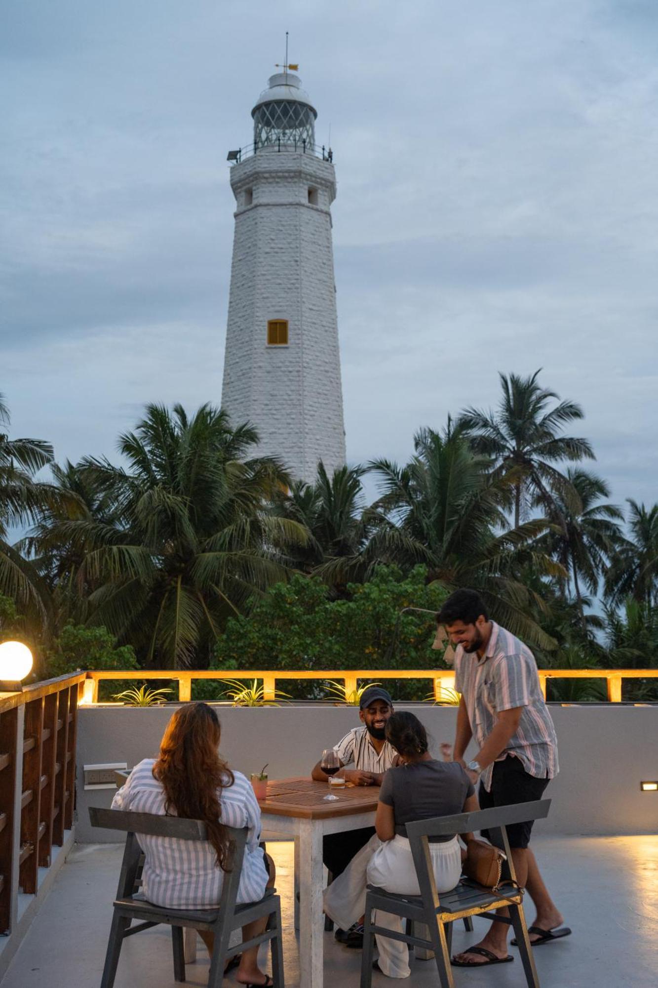 Triton Dondra Hotel Ngoại thất bức ảnh
